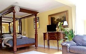 Lynbrook Grove Guesthouse